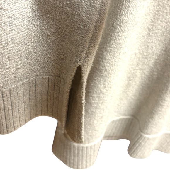 Hem & Thread Sweater - Picture 2 of 3